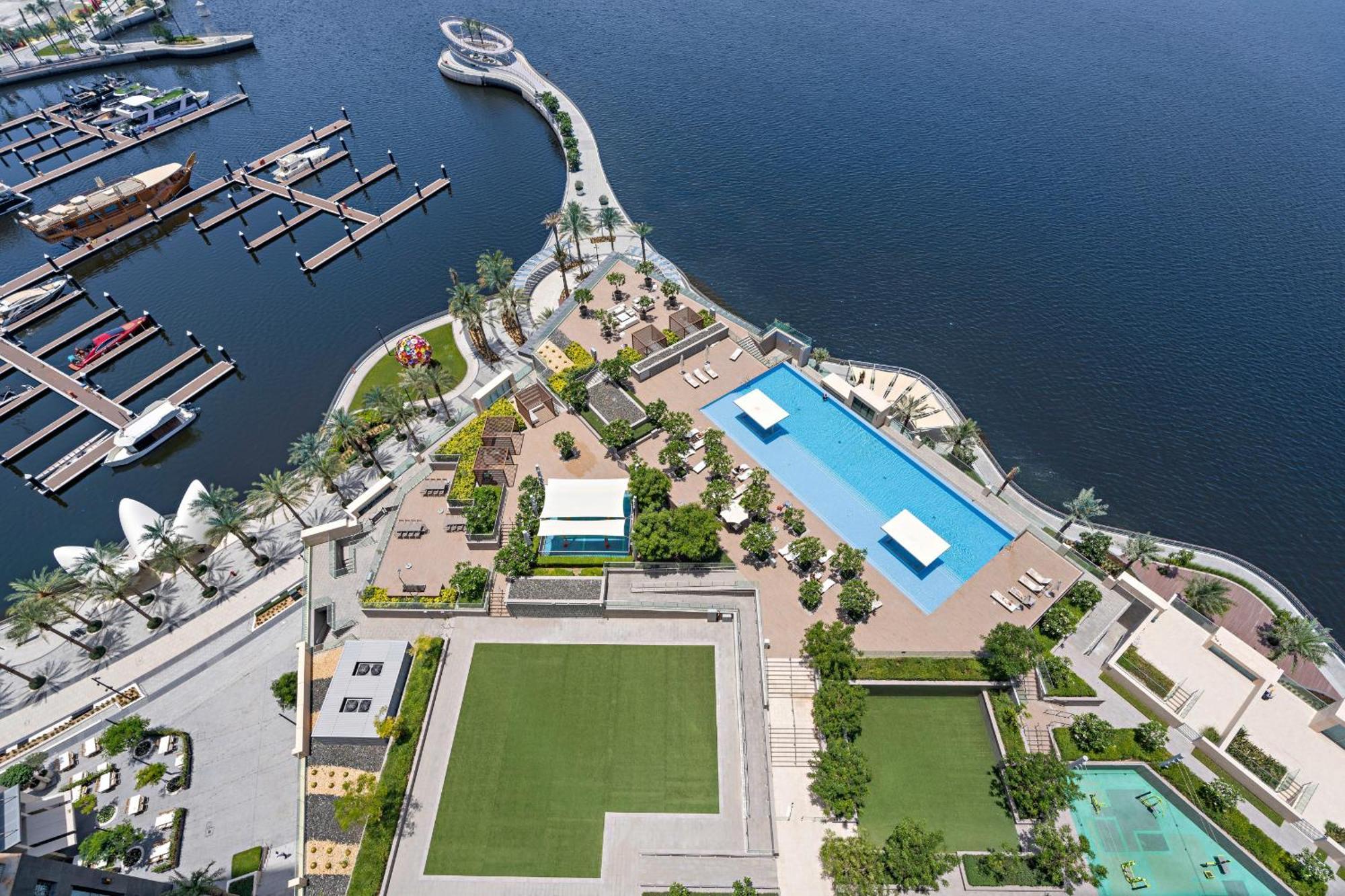 Vayk - Bright & Elegant 2 Bd With Creek Views Apartment Dubai