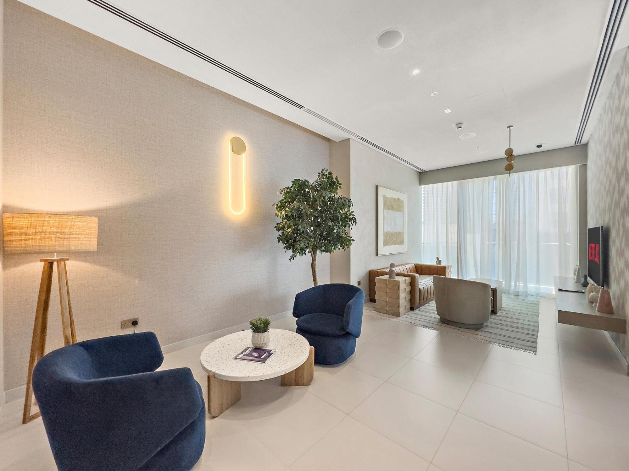 Vayk - Bright & Elegant 2 Bd With Creek Views