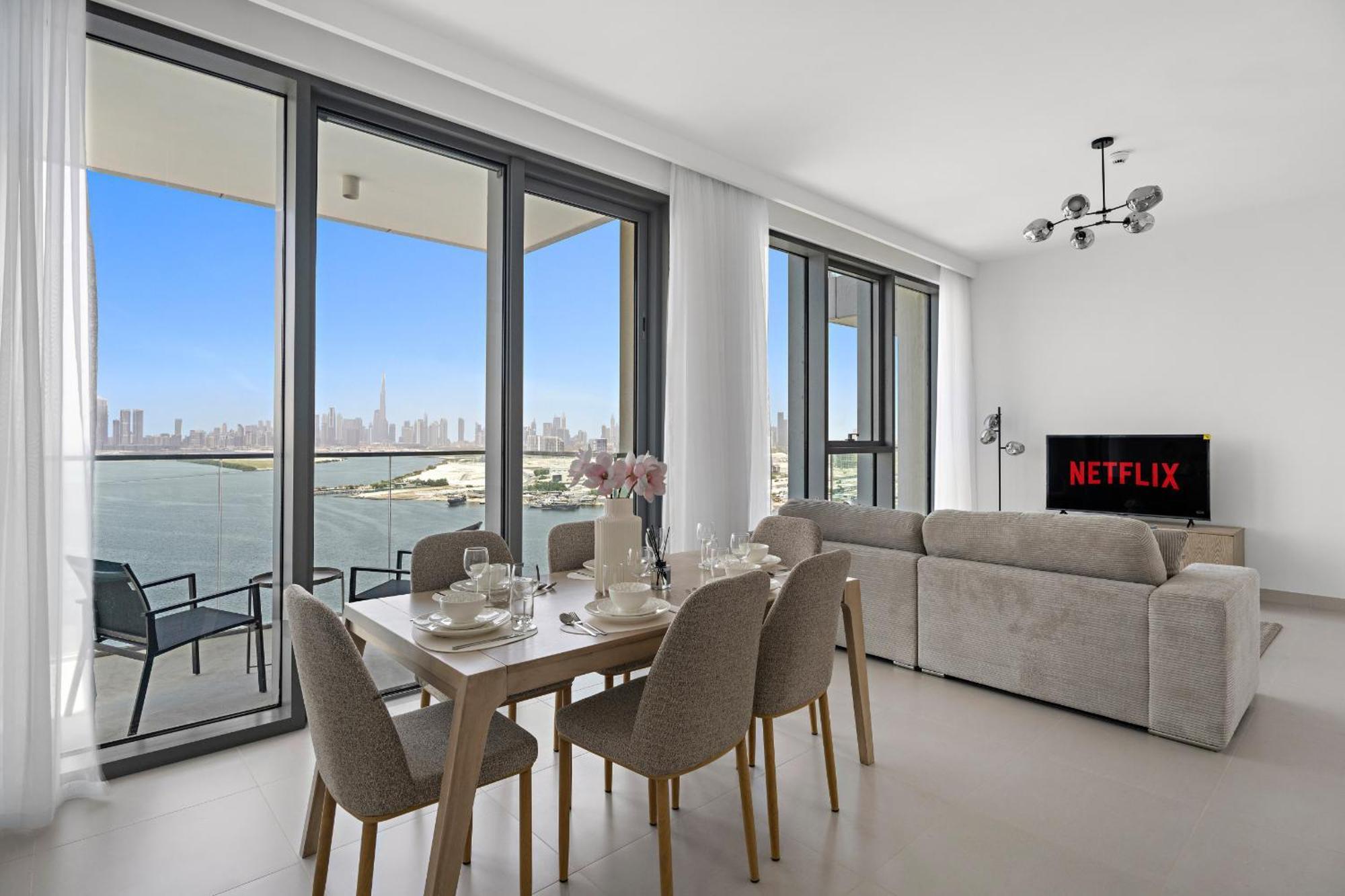 Vayk - Bright & Elegant 2 Bd With Creek Views *